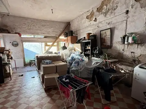 Casa en venta - 5 Dormitorios 3 Baños - Paternal