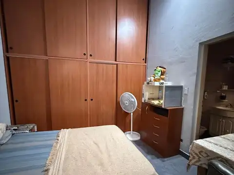 Casa 7 ambientes con 1 baño