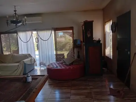 Casa en Alquiler con 2 cocheras