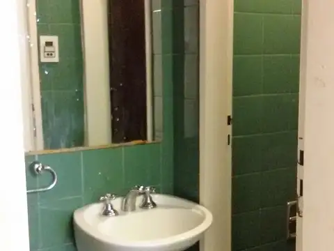 VENTA LOCAL MONSERRAT 45,5m2