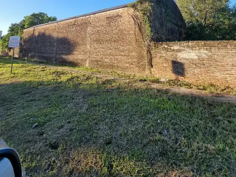 Calle Cubells 1650- Gran terreno y galpon
