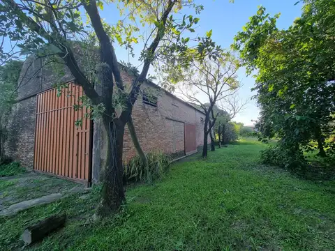Calle Cubells 1650- Gran terreno y galpon 