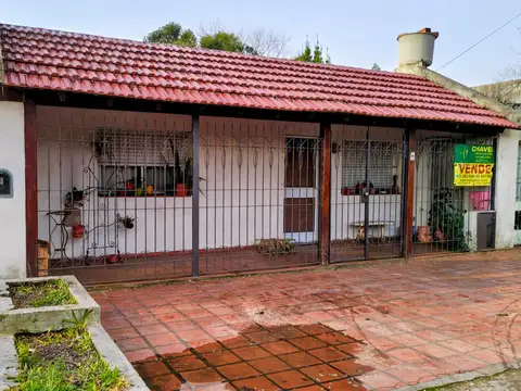 CASA EN VENTA – BARRIO 9 DE JULIO