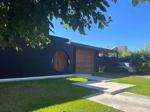 Casa en Alquiler en Mapuche Country Club, USD 2.000