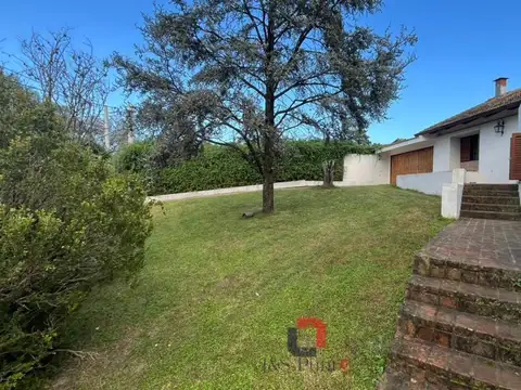 Casa en Venta con 4 cocheras