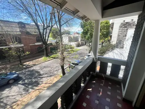 VENTA CASA  - LOMAS OESTE - ACEVEDO AL 400