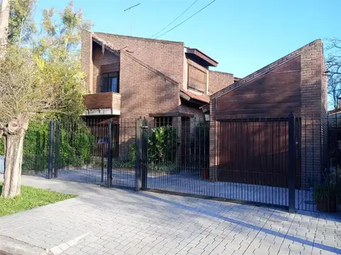 Excelente propiedad en Pilar Centro con pileta