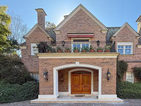 Casa en  venta en Las Lomas de San Isidro con 5 suites