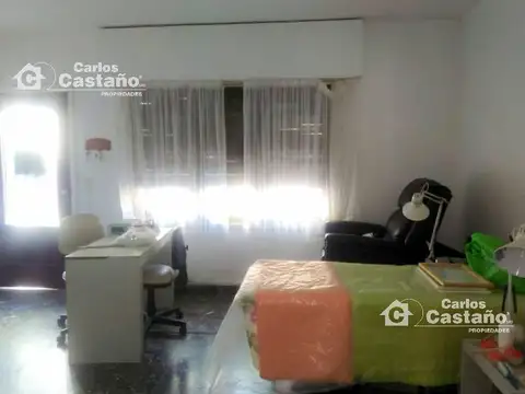 Casa Ideal 2 Familias a metros de Av Maipu 