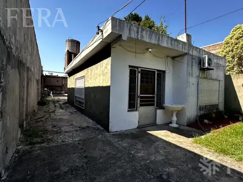 Venta PH 3 ambientes con patio en Wilde