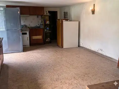 3 Lotes terreno con casa en De Vicenzo Chico