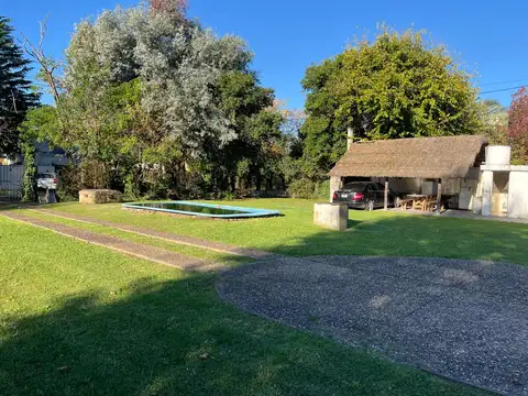 Casa en Venta con 2 cocheras