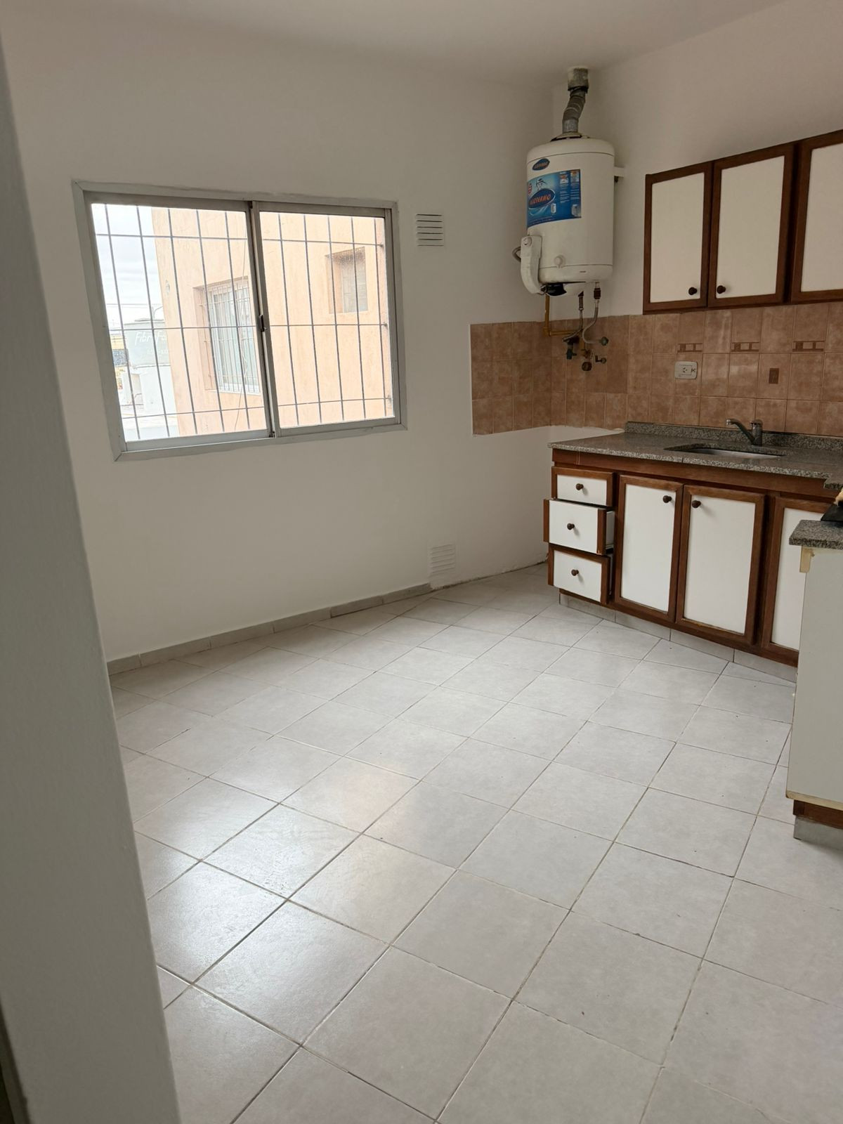 Juan Casacuberta 2900, Piso 1