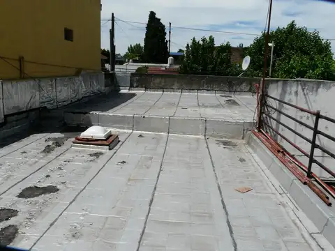 Casa 4 ambientes con 1 baño