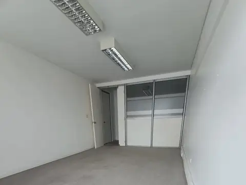 Oficina en Alquiler 25 años