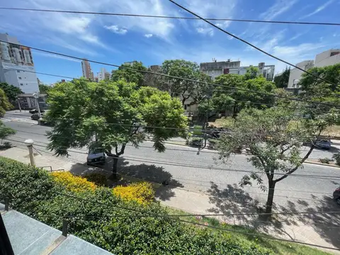 Avenida Pellegrini 100