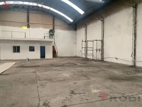 GALPÓN+ OFICINAS EN ALQUILER EN NEUQUÉN