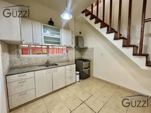 Depto Tipo Casa en Alquiler 40 años