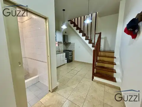 Depto Tipo Casa 4 ambientes con 2 baños