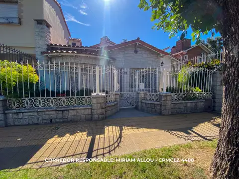 Casa 4 ambientes con 1 baño