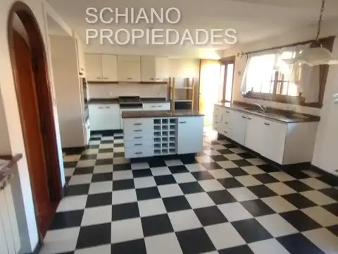 Casa en Venta en Barrio Parque., USD 250.000