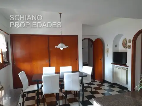 Casa en Venta con 4 cocheras