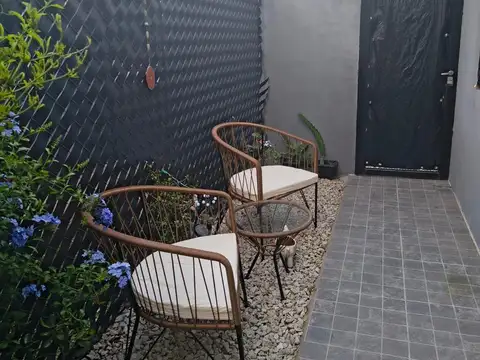 Depto Tipo Casa 2 ambientes con 1 baño