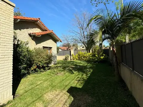 Casa en Venta con 6 cocheras