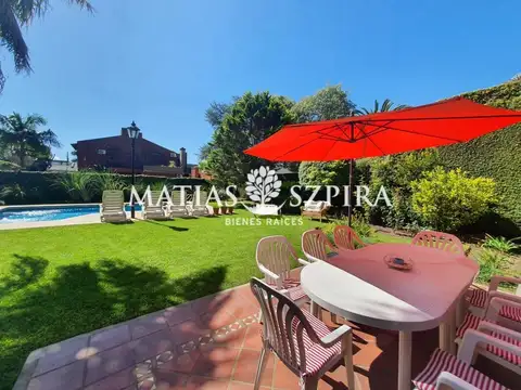 Casa en Venta con 4 cocheras