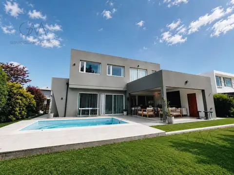Casa en venta en Barrio Arenas del Sur