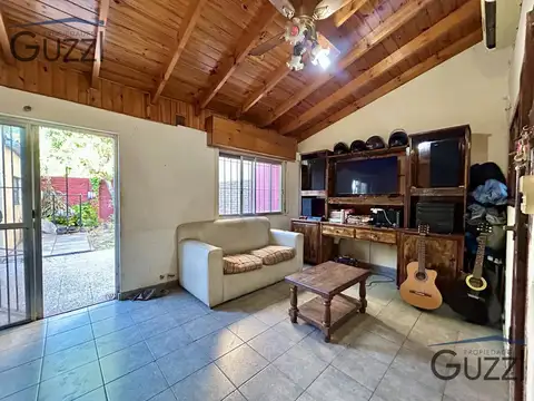 Casa en Venta con 2 cocheras