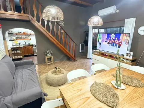 Ph de 3 Ambientes con Patio y Terraza en Venta en Lanús