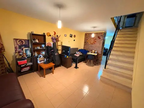 Depto Tipo Casa en Venta de 4 ambientes