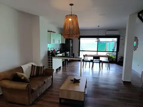 VENDO DUPLEX AMOBLADO EN DOCTA DOS DORMITORIOS DOS PLANTAS