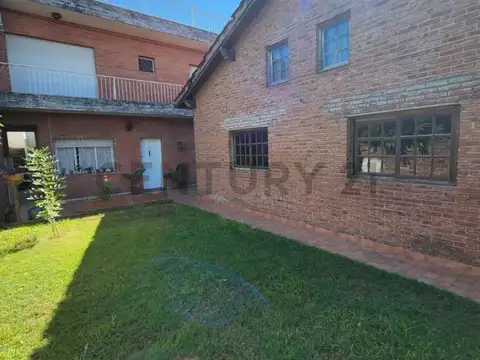 Venta de Casa en Aldo Bonzi 4 Ambientes Jardin Balcon Patio Cochera