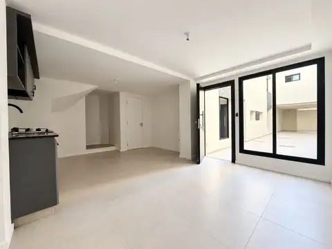 Venta Parque Rodo casa ph 2 dorm con parrillero