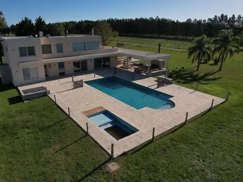 Terreno en Venta en Azcuenaga, USD 850.000