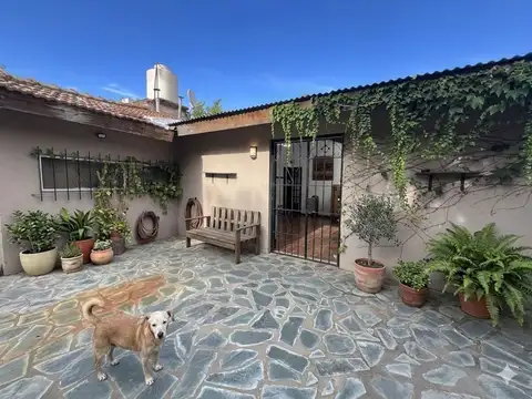 VENTA CASA 4 AMBIENTES EN DE VICENZO GRANDE PILAR