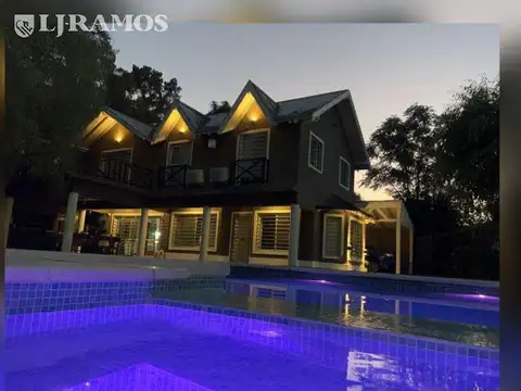 Casa 5 ambientes con 3 baños