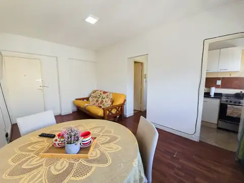Departamento 2 amb. Al frente - Cordoba y Rivadavia