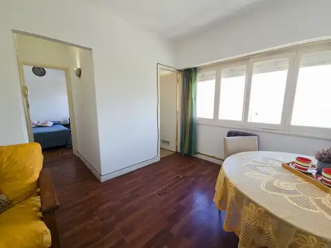 Departamento 2 amb. Al frente - Cordoba y Rivadavia