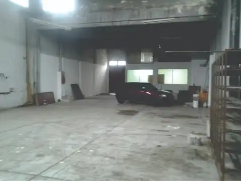 Alquila Galpon 400m2 en Villa Ballester