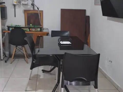 Casa 3 ambientes con 2 baños