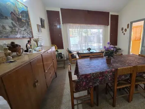 Casa 3 ambientes con 1 baño