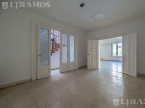 Casa en Alquiler con 1 cochera