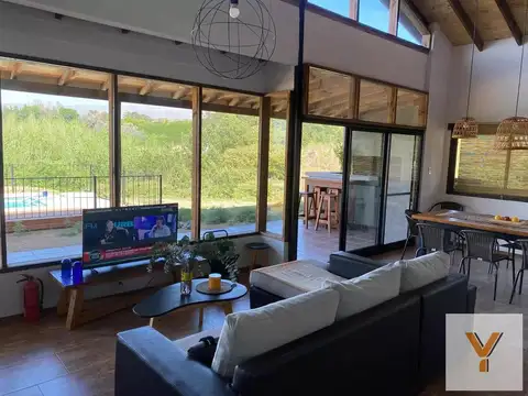 Casa en venta - 3 Dormitorios 2 Baños - 900Mts2 - Villa Yacanto, Calamuchita, Córdoba