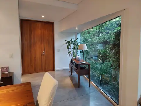 Casa en Venta con 4 cocheras
