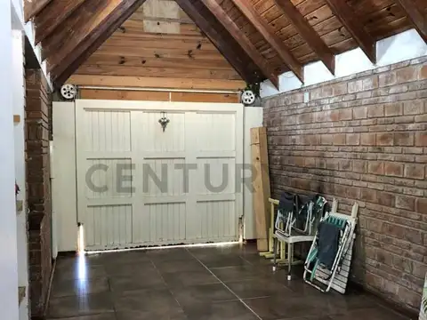 Casa con Piscina, Quincho y Loft Independiente en Amplio Terreno – Pueblo Esther