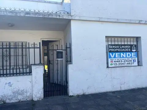 CASA DE 3 AMBIENTES A RECICLAR CON ENTRADA DE AUTO EN MORON SUR