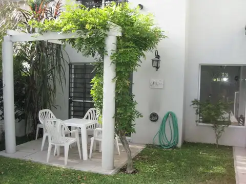 Venta Casa 241M2 5 Ambientes Luminosa